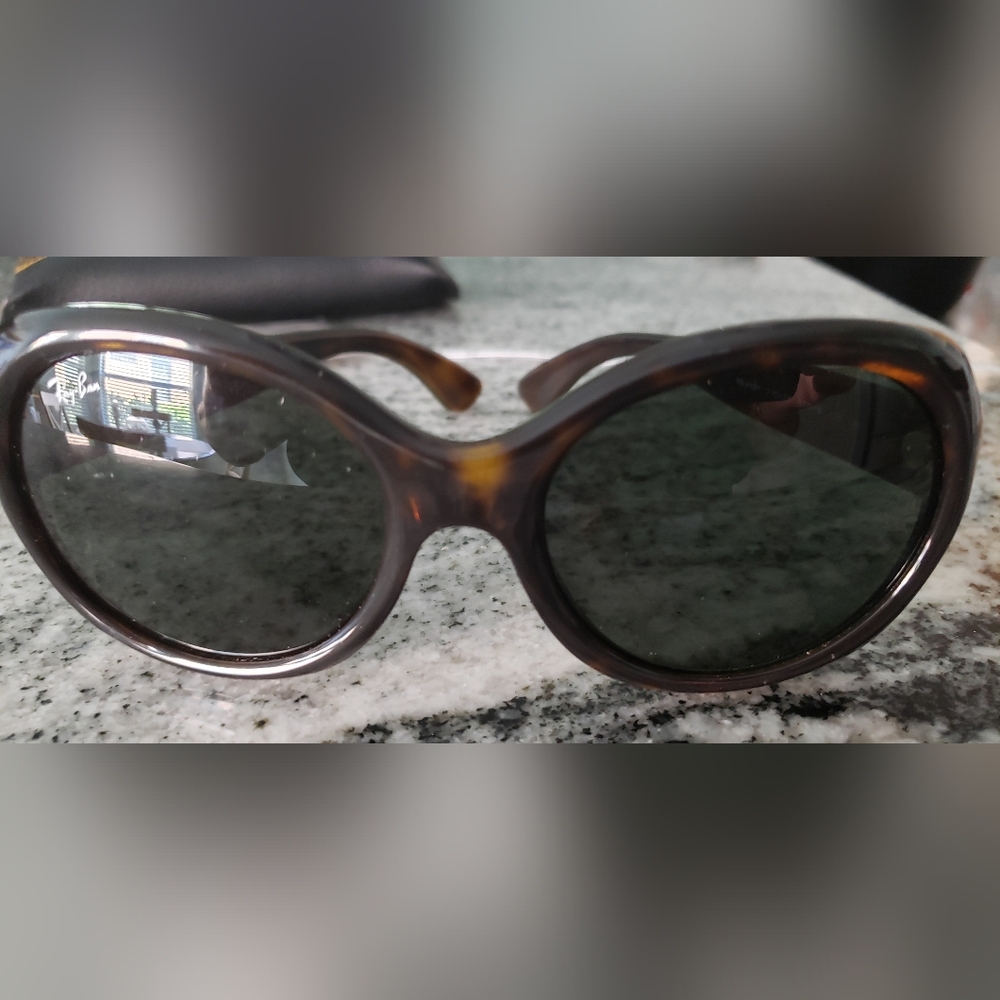 Ray-Ban Brown Sunglasses Tortise Color NEW